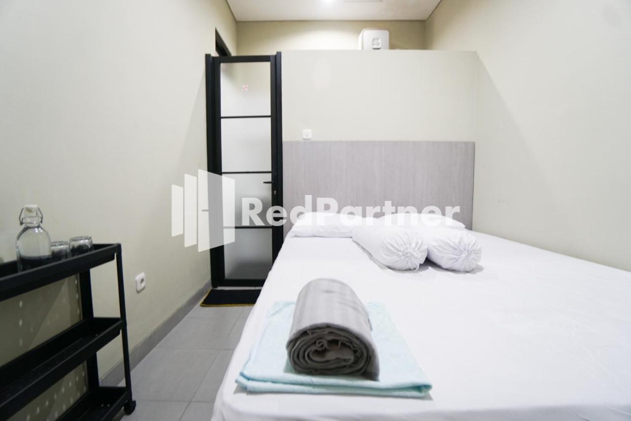 Tomang Gelong Guest House Syariah Mitra Reddoorz 자카르타 외부 사진