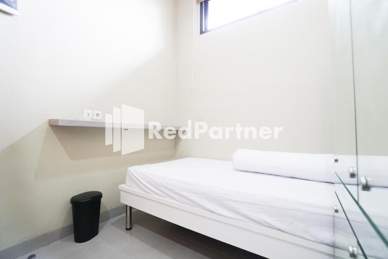 Tomang Gelong Guest House Syariah Mitra Reddoorz 자카르타 외부 사진