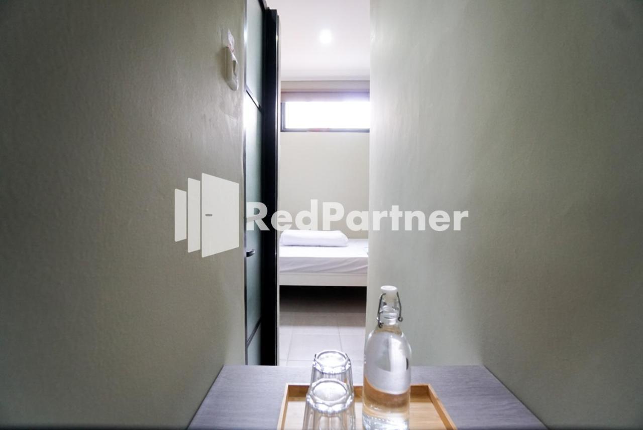 Tomang Gelong Guest House Syariah Mitra Reddoorz 자카르타 외부 사진