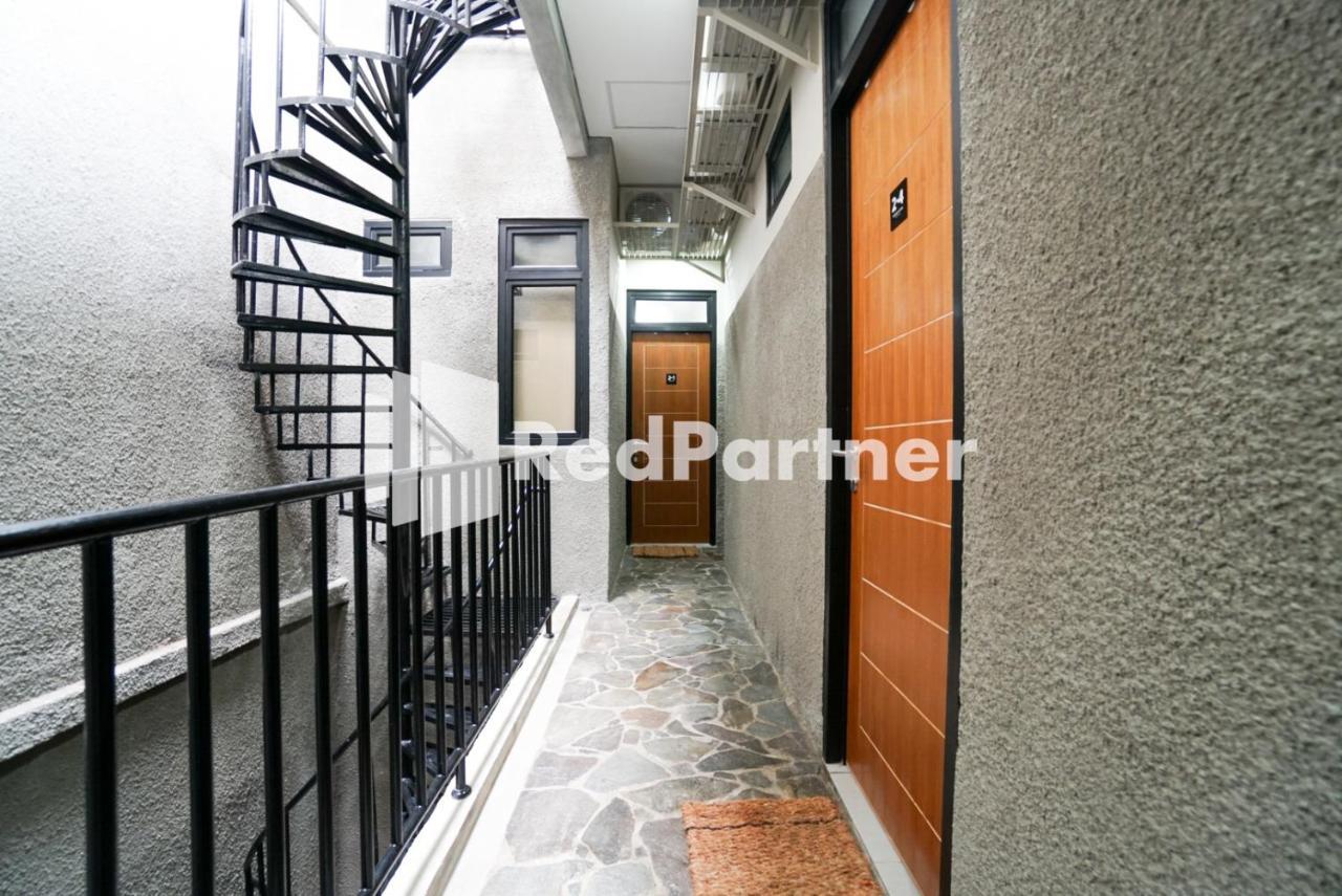 Tomang Gelong Guest House Syariah Mitra Reddoorz 자카르타 외부 사진